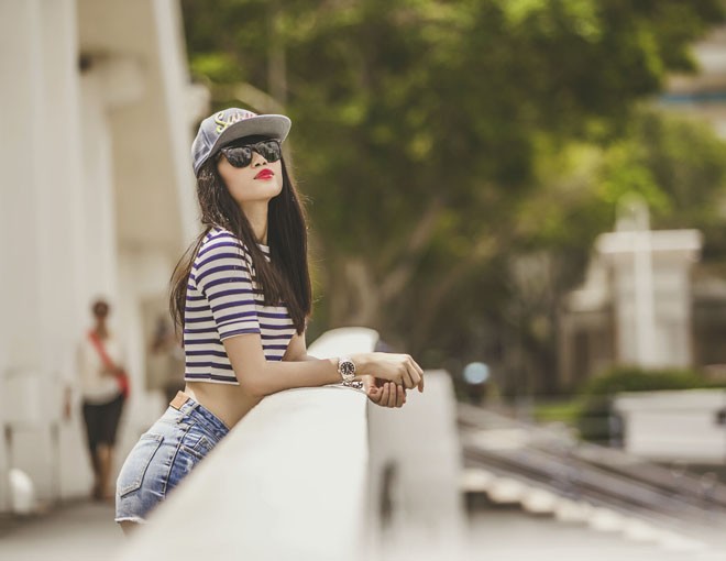 Trang Lạ chân dài, eo thon sexy ở Singapore - ảnh 3